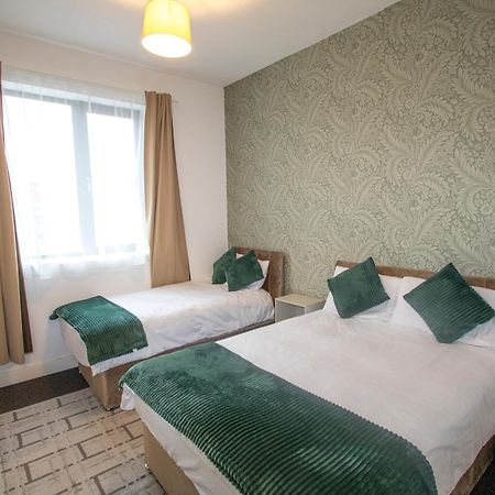 Ideal For Groups - 2 Bedroom Apartment - Free Parking, Transit Links, Close To Stadiums แมนเชสเตอร์ ภายนอก รูปภาพ