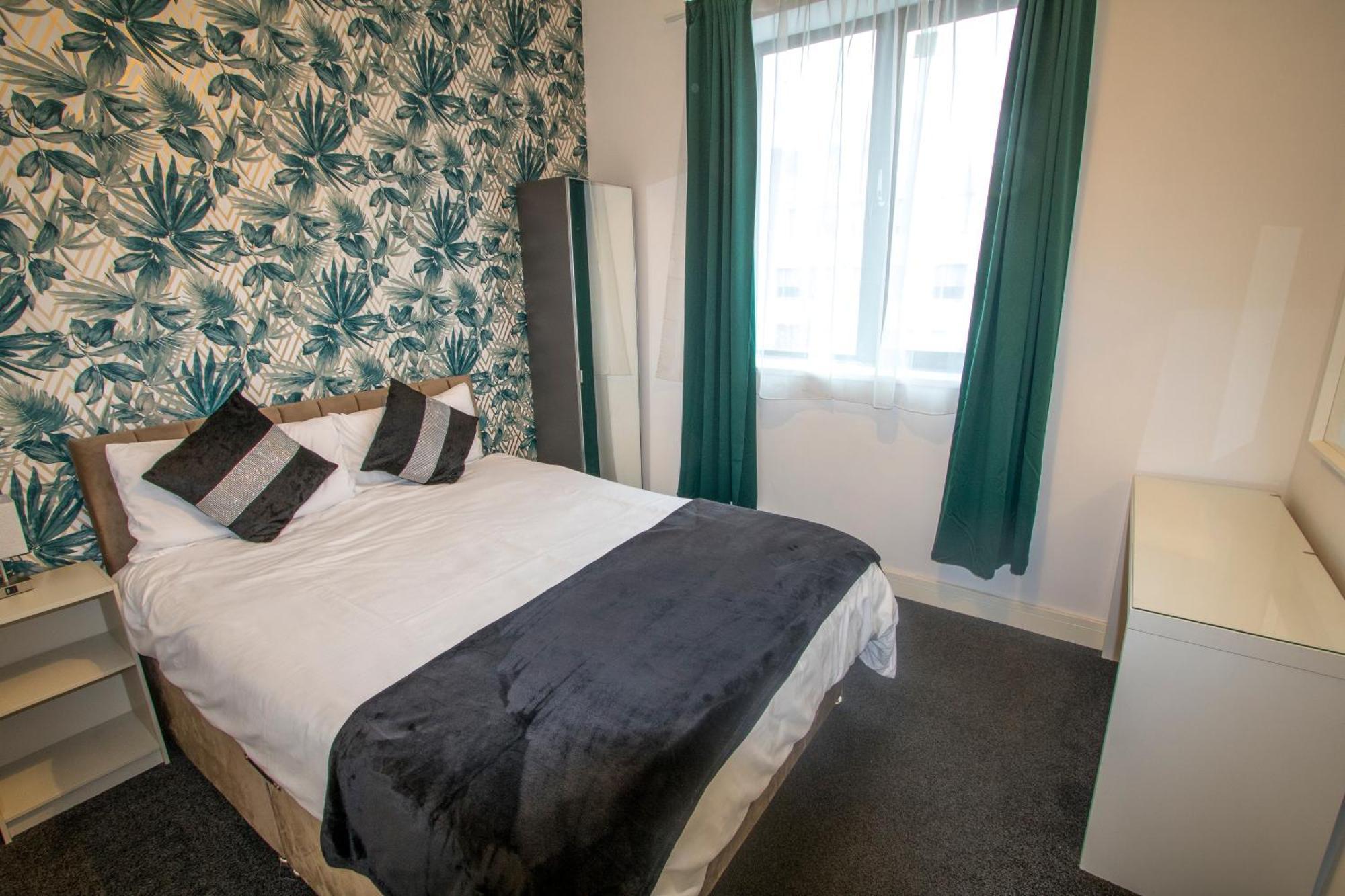 Ideal For Groups - 2 Bedroom Apartment - Free Parking, Transit Links, Close To Stadiums แมนเชสเตอร์ ภายนอก รูปภาพ