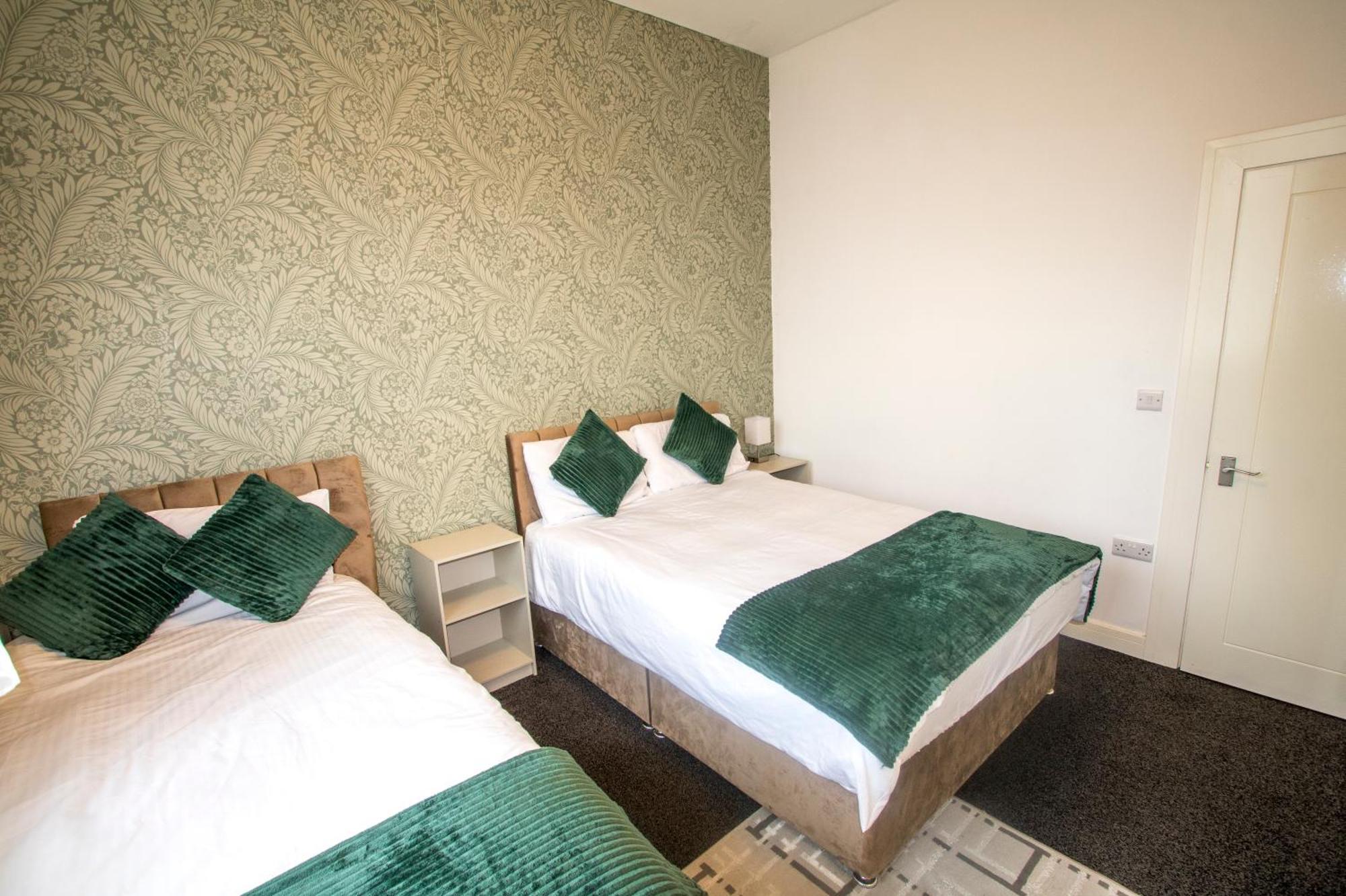 Ideal For Groups - 2 Bedroom Apartment - Free Parking, Transit Links, Close To Stadiums แมนเชสเตอร์ ภายนอก รูปภาพ