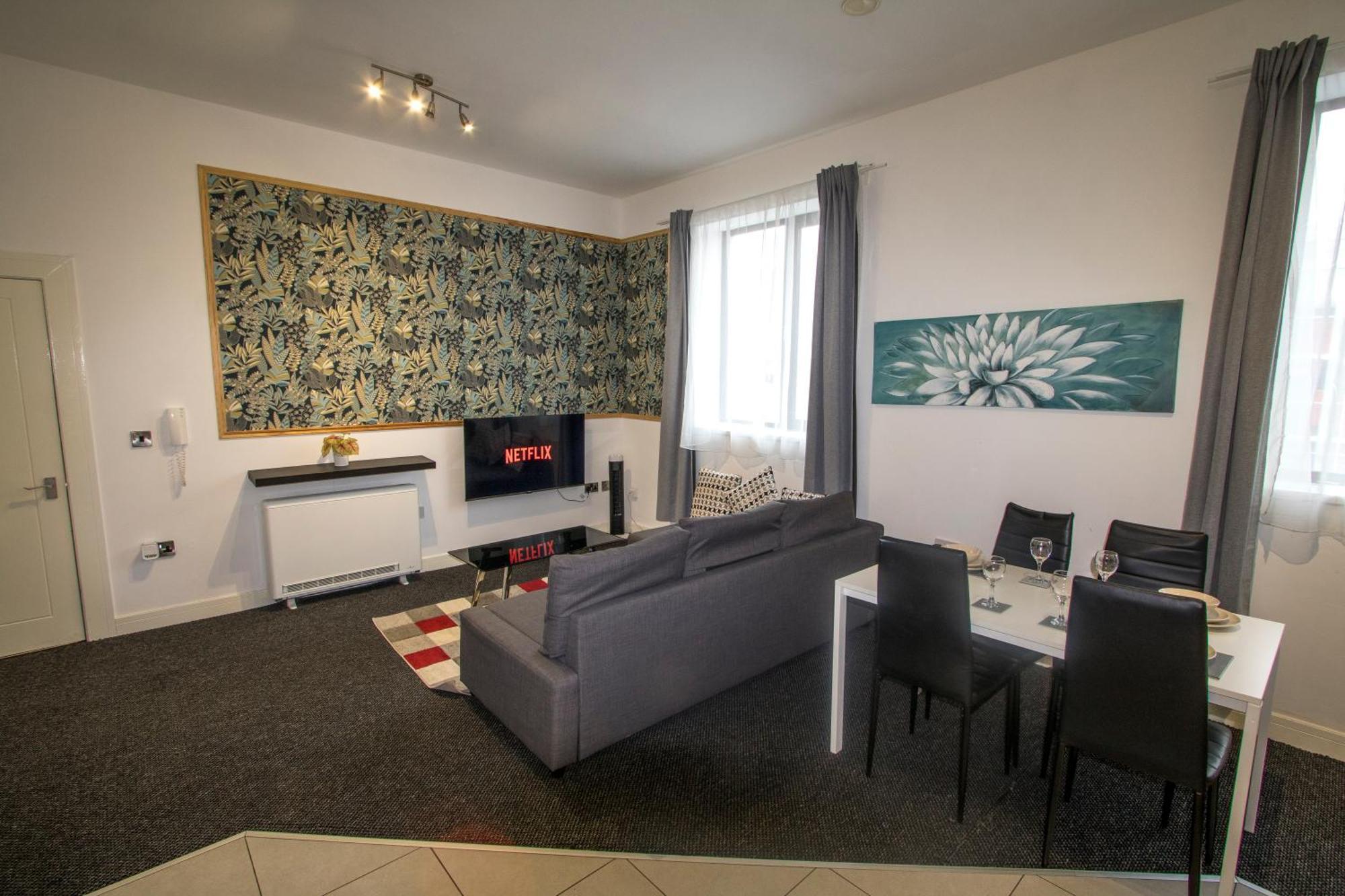 Ideal For Groups - 2 Bedroom Apartment - Free Parking, Transit Links, Close To Stadiums แมนเชสเตอร์ ภายนอก รูปภาพ