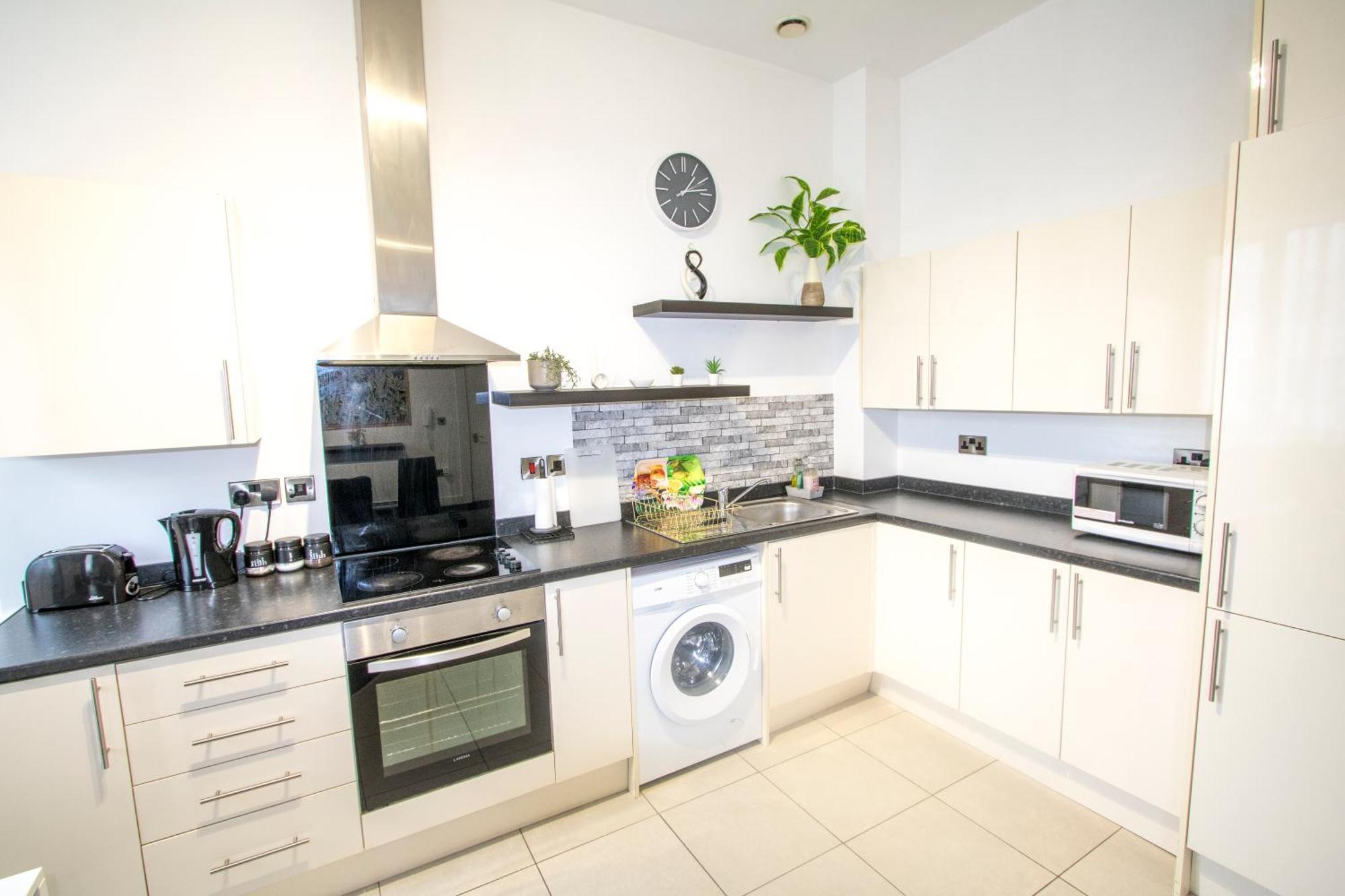 Ideal For Groups - 2 Bedroom Apartment - Free Parking, Transit Links, Close To Stadiums แมนเชสเตอร์ ภายนอก รูปภาพ